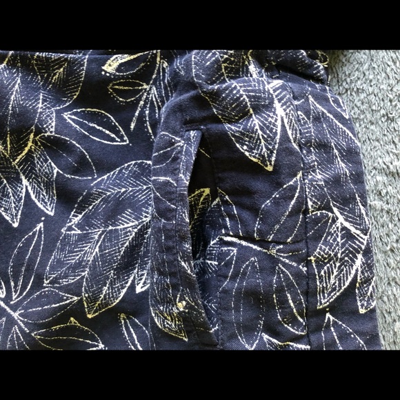 Shorts - Picture 3 of 6